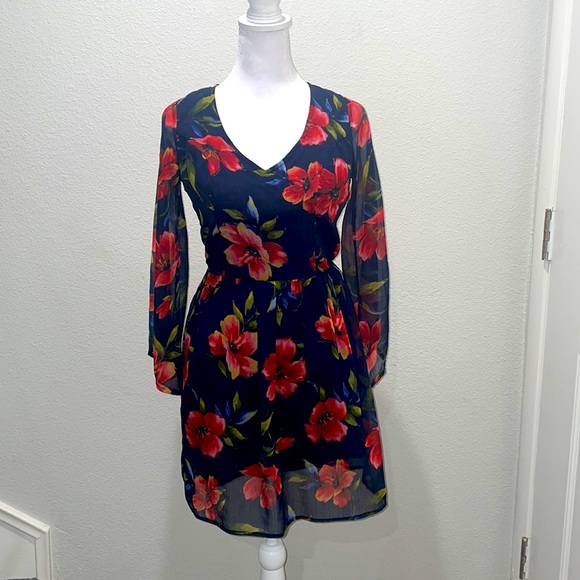 Hollister backless floral dress size XS - Picture 2 of 6